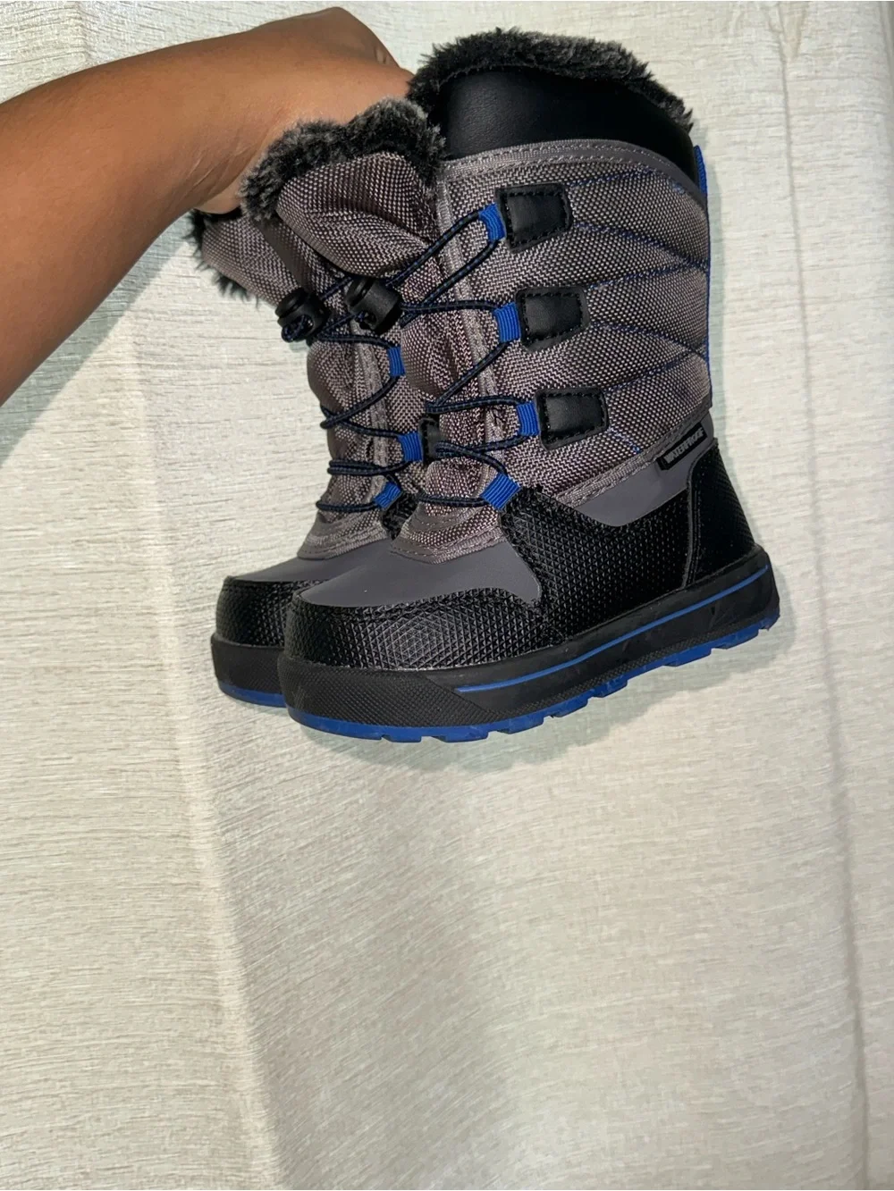 wonder nation Grey, Black & Blue Kids Snow Boots|